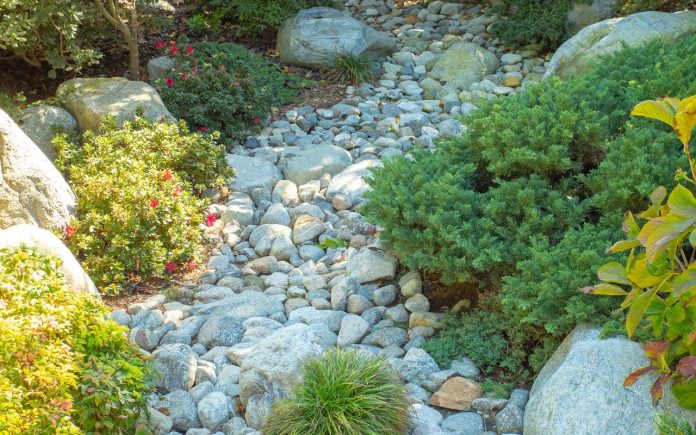 Decorare il giardino con i sassi ilCiriaco.it 