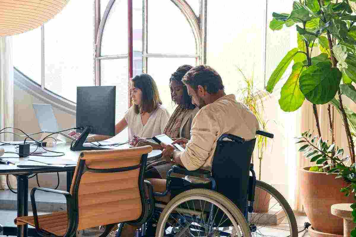 Permessi Legge 104, differenza tra disabile che lavora e caregiver