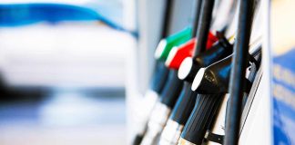Benzina e carburante, i prezzi oltre la soglia