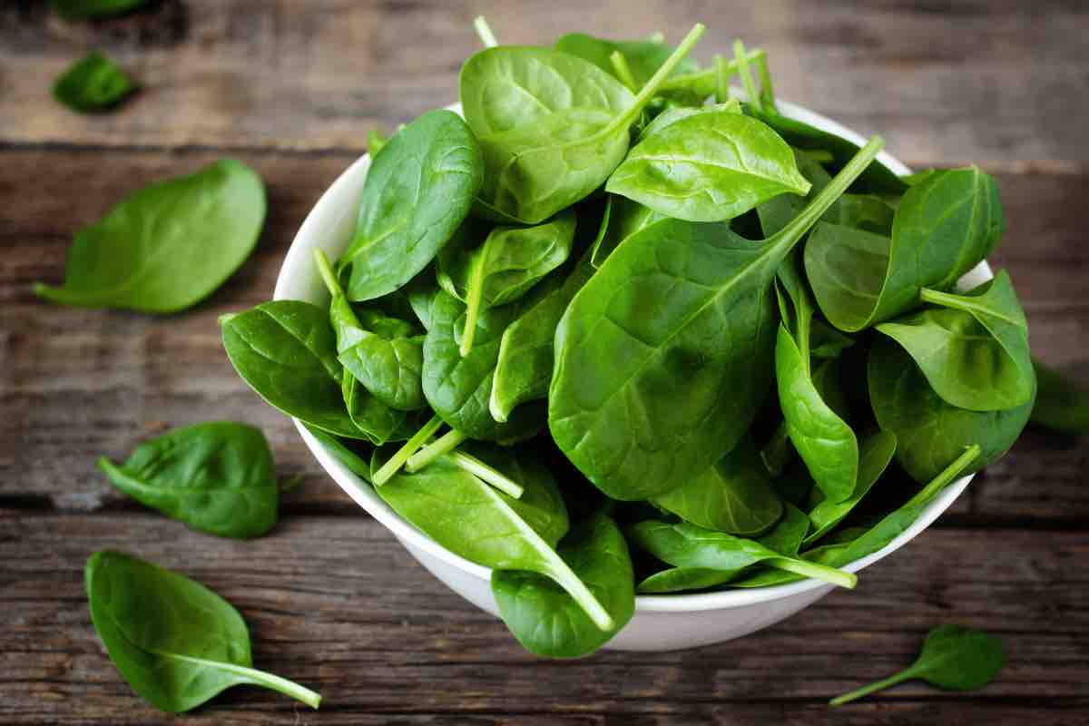 Cosa succede agli spinaci quando vengono riscaldati?