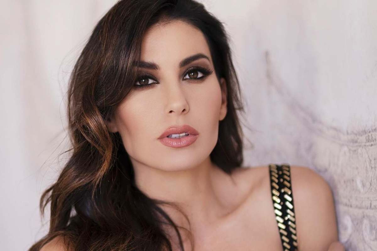 Elisabetta Gregoraci Parigi look in nero che fisico