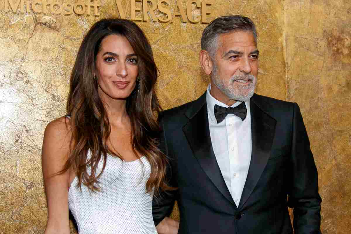 Clooney amore gesto a sorpresa