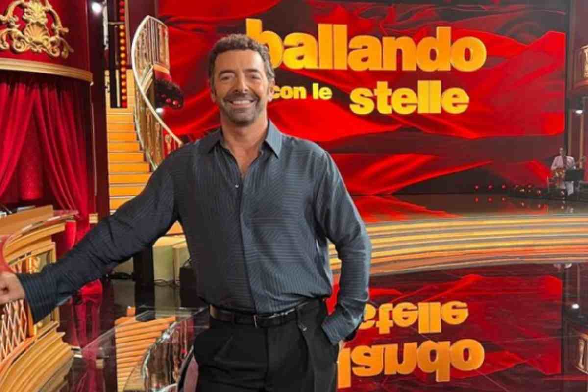 Alberto Matano scatenato a Ballando con le stelle