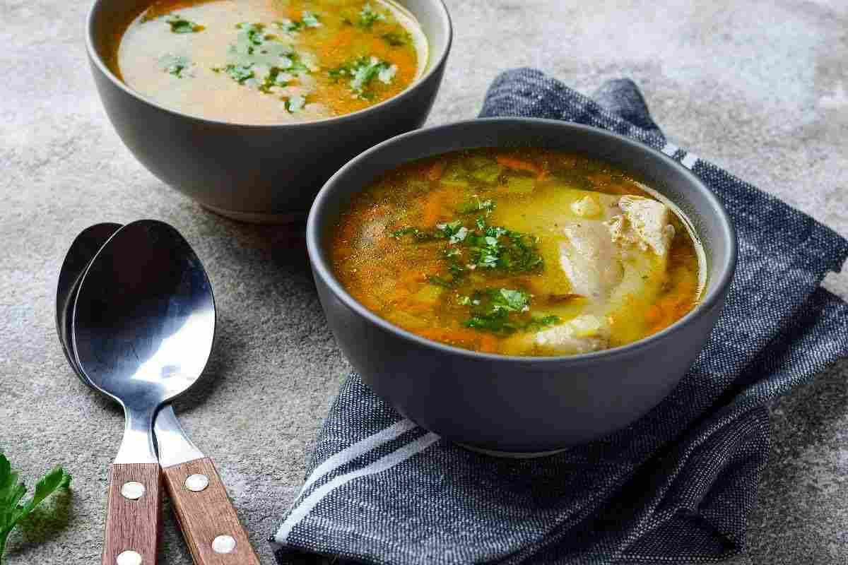 Brodo di pollo, il segreto per cucinarlo al meglio