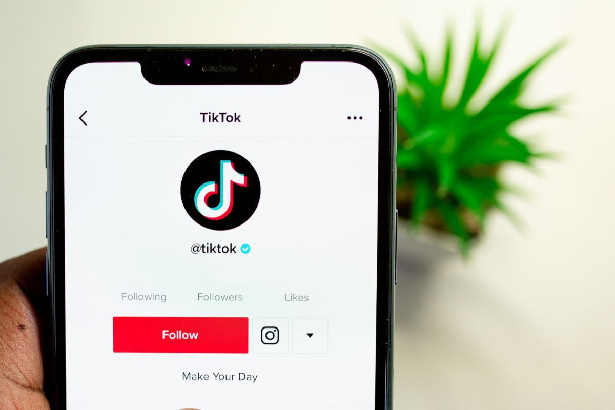 La rabbia degli utenti di TikTok: molte canzoni non saranno più disponibili