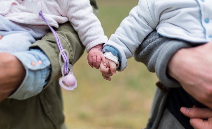 Permessi per allattamento e mamma casalinga: cosa dice la legge